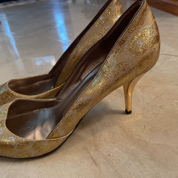 Lanvin gold heels, size 9 - Picture 3 of 3